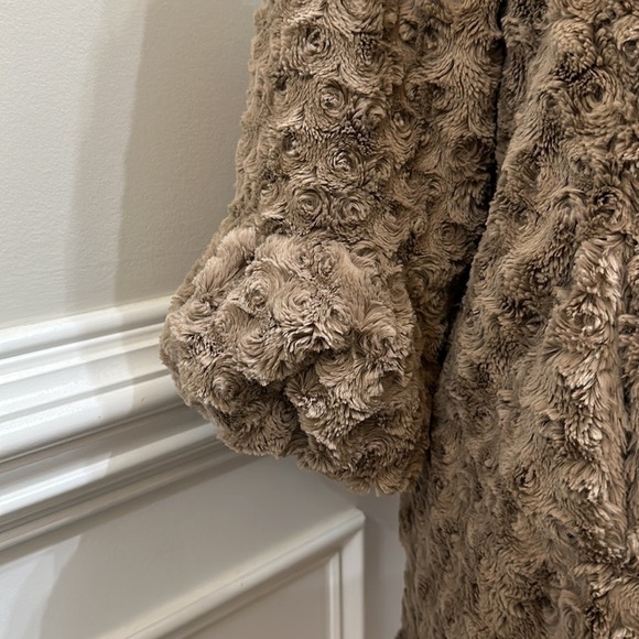 Altar’d State Women’s Beige/Tan Rosette Button up Cardigan/jacket size M/L - Picture 5 of 11